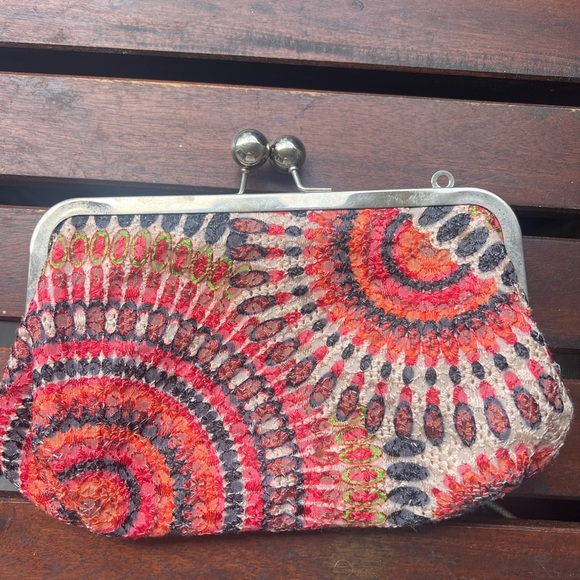 Street Level Boho Clutch * Missing Chain - Picture 1 of 5